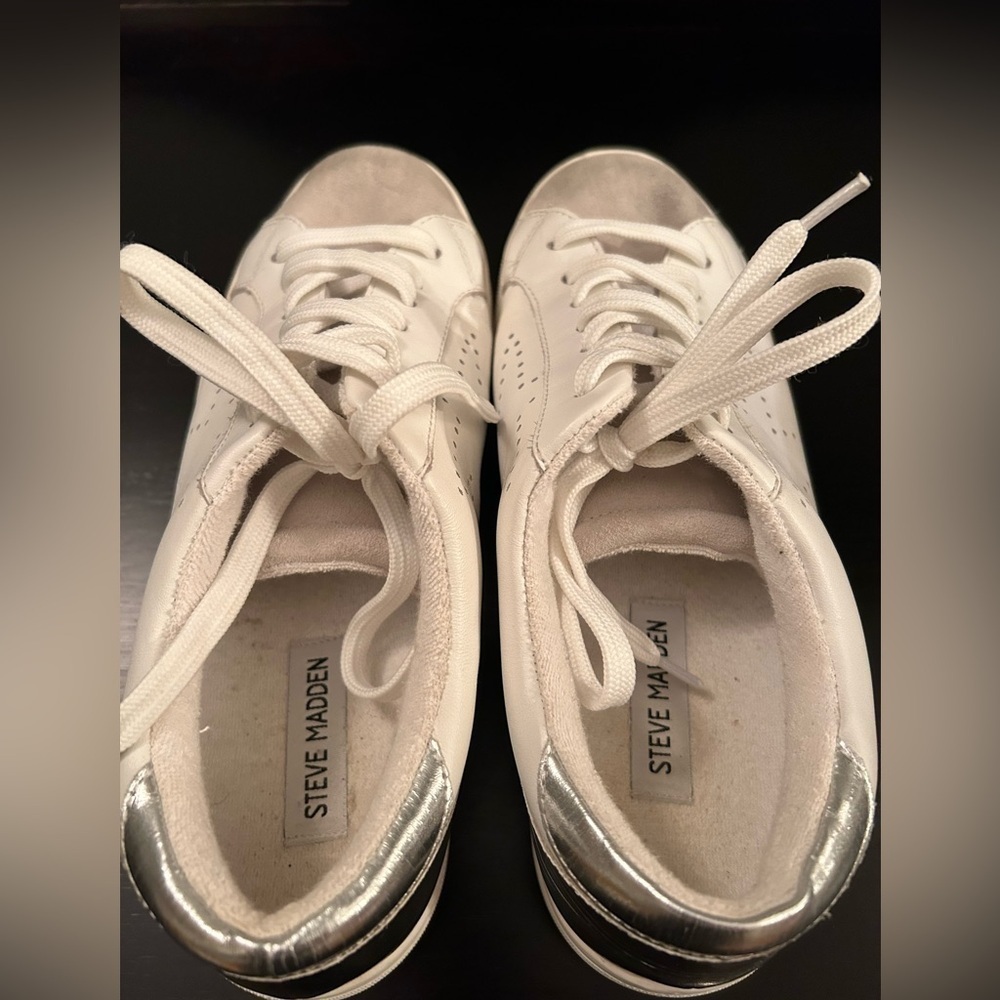 Steve Madden Rezume Sneakers, White Leather Upper Suede Accents Women's 9.5 - Picture 5 of 10